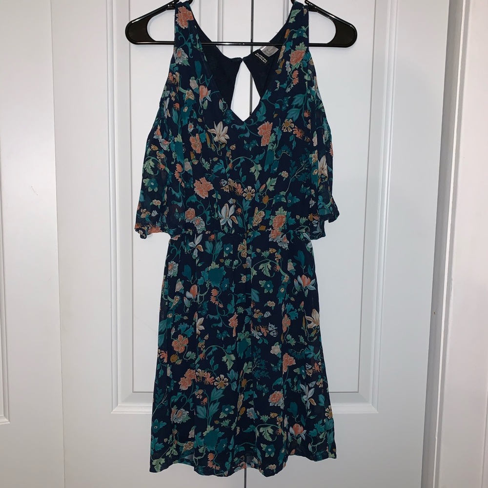 Adorable H&M Flower Dress with Sleeves